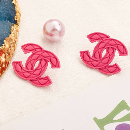 New arrival Chanel Earring 
20 dhs🪙💚/ pair without box 
30 dhs🪙💚 / pair with Chanel box and paper bag

Zain243
♥️♥️♥️
