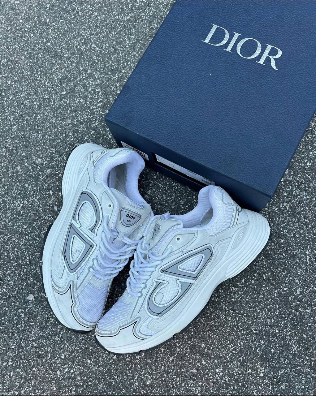 DIOR B30 ‘white’🤍
40-45 AVAILABLE🤩
220 dhs🪙💕

Zain242
♥️♥️♥️