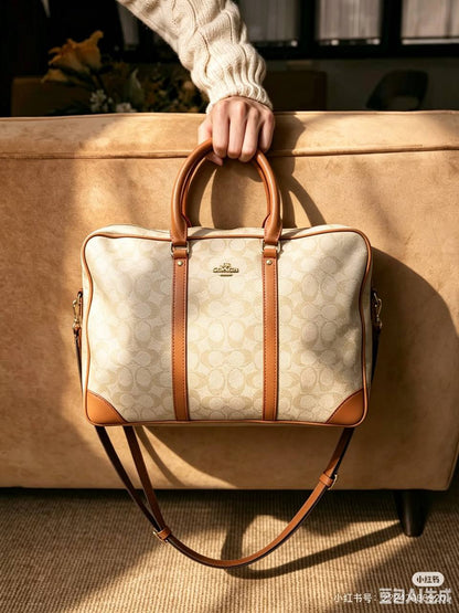 Computer bag 
100 dhs🇦🇪🇦🇪
size 42cm, unisex.

Zain161
♥️♥️♥️