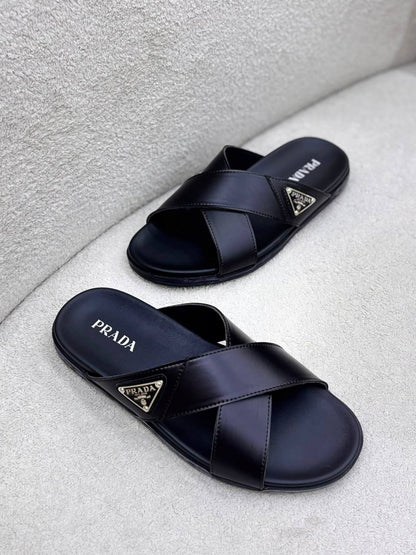 Prada
110 dhs🇦🇪🇦🇪
Size 40-45

Zain55
♥️♥️♥️