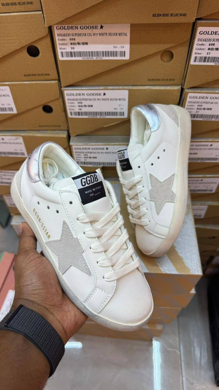 GGDB
Size 36 to 41 
160 dhs✅

Zain183
♥️♥️♥️
