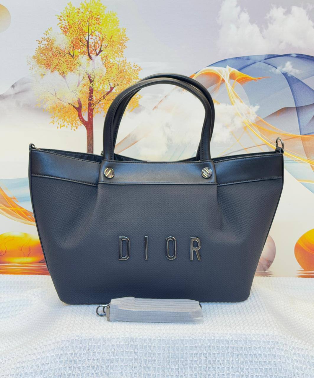 DIOR 
Best quality 

without box
115 dhs🇦🇪🇦🇪

size30CM
Zain290
♥️♥️♥️
