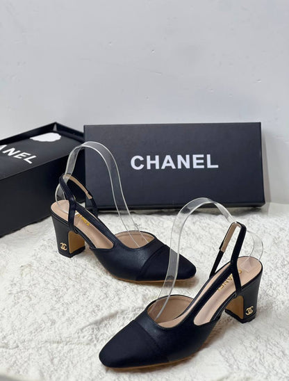 CHANEL
🦋🦋
New arrive 
Size 36-41

110 dhs🇦🇪🇦🇪

Zain21 
♥️♥️♥️