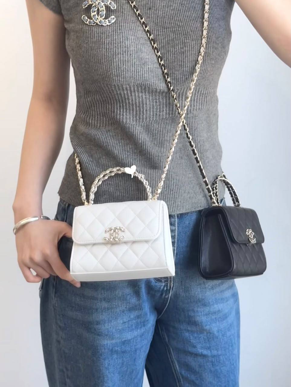 Chanel 
90 dhs🇦🇪🇦🇪
with box
size 15×6×12cm

Zain42
♥️♥️♥️