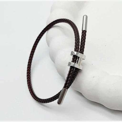 Hermes💫 

Hand band 

20 dhs🇦🇪🇦🇪

With black box 🎁

Zain263
♥️♥️♥️