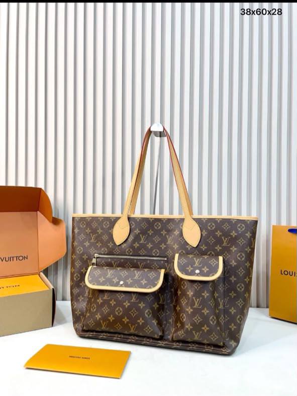 LV
Nevereverfull Cargo
Master quality 
38*60*28 cm
With double box 
380 dhs🇦🇪🇦🇪

Zain95
❣️❣️❣️