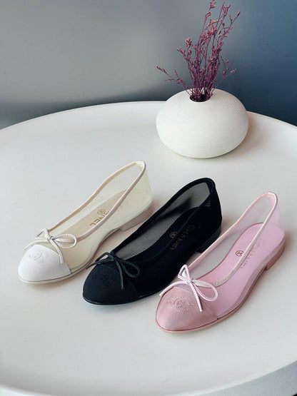 CHANEL ❤️🖤💛
Size 36-41
_Super master high quality*_ 
380 dhs✅

Zain176
♥️♥️♥️