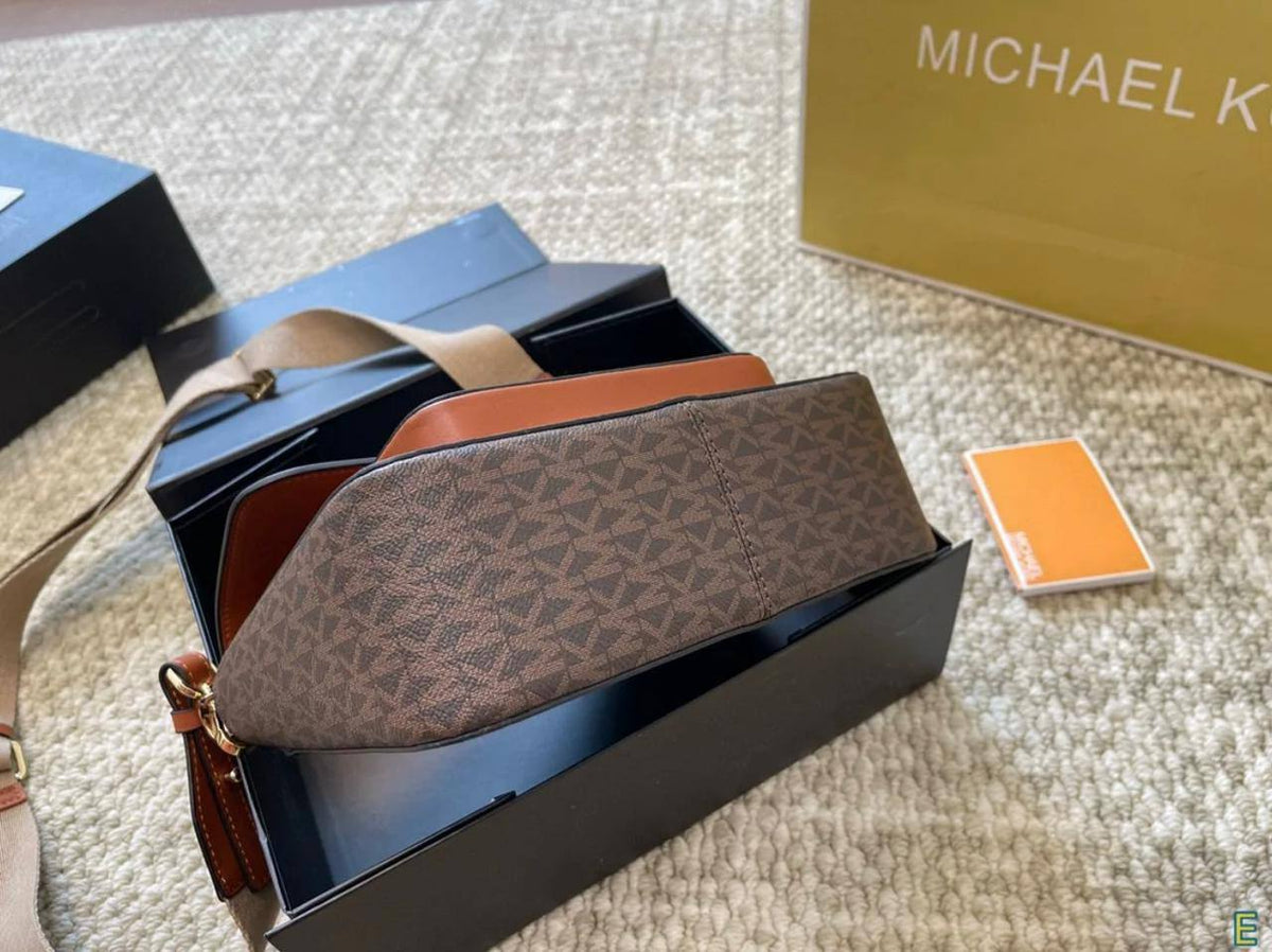 Mk

New came
Good quality
With box

90 dhs🇦🇪🇦🇪

Zain295
♥️♥️♥️