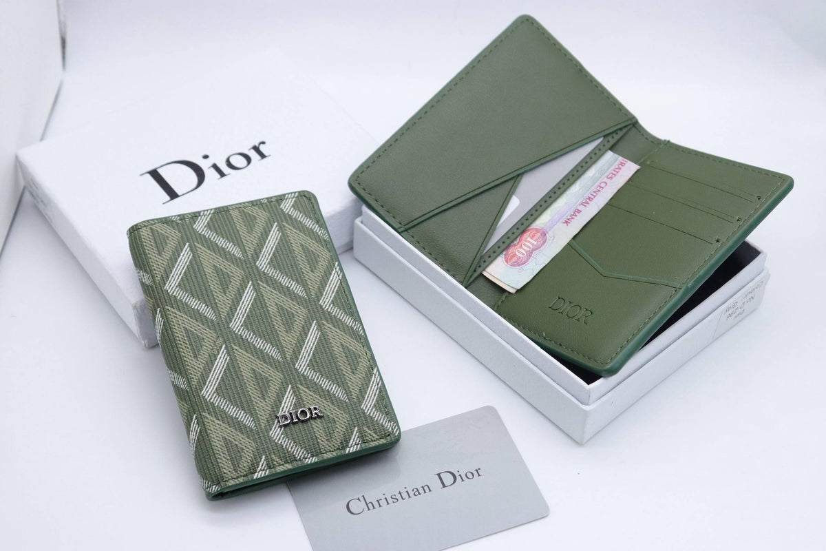 Dior Wallet 

65 dhs🇦🇪🇦🇪

With Box

Zain33
♥️♥️♥️