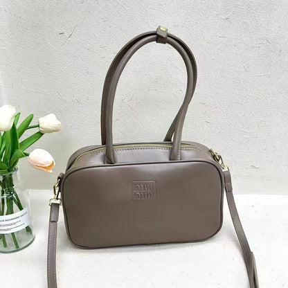 Miu Miu
70 dhs🪙🌺

Zain22
♥️♥️♥️