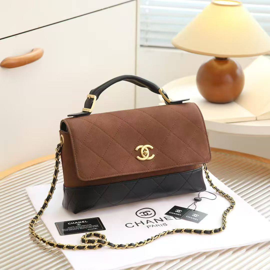 Chanel

with box
🎁🎁🎁
100 dhs🪙🌨️

Zain244
♥️♥️♥️