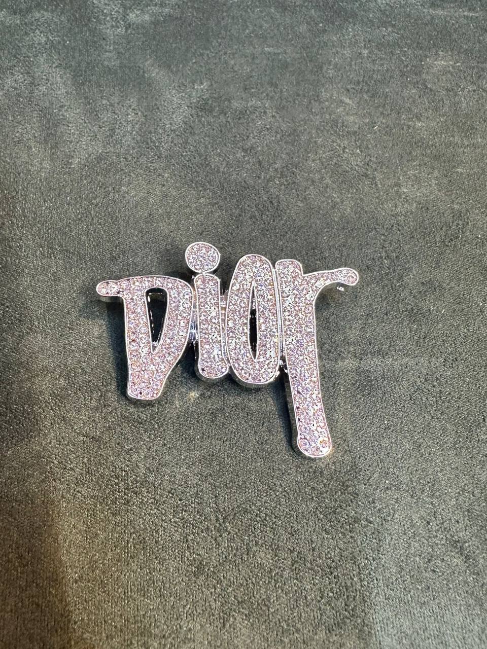 New arrival branded Brooches 

30 dhs🪙🌨️
40 dhs🪙🌨️

pc with branded box and paper bag🎁🎁🎁

Zain243
♥️♥️♥️