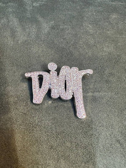 New arrival branded Brooches 

30 dhs🪙🌨️
40 dhs🪙🌨️

pc with branded box and paper bag🎁🎁🎁

Zain243
♥️♥️♥️