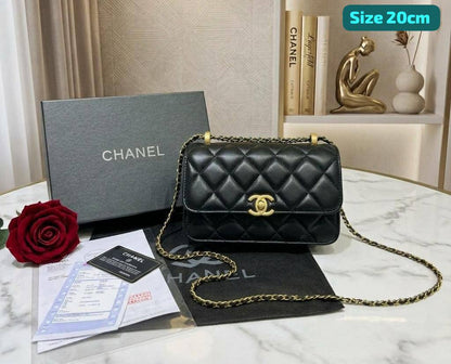 Chanel

Good quality 
with box 
100 dhs🇦🇪🇦🇪🇦🇪

Zain186
♥️♥️♥️