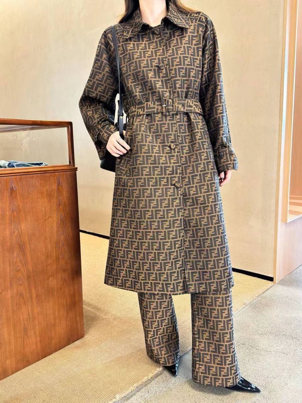 *New collections     
330 dhs❣️
*good  quality  🍒❤️❤️🛍️🛍️
*Sizes:S M L xl* 
*AVAILABLE NOW*

Zain231
❣️❣️❣️