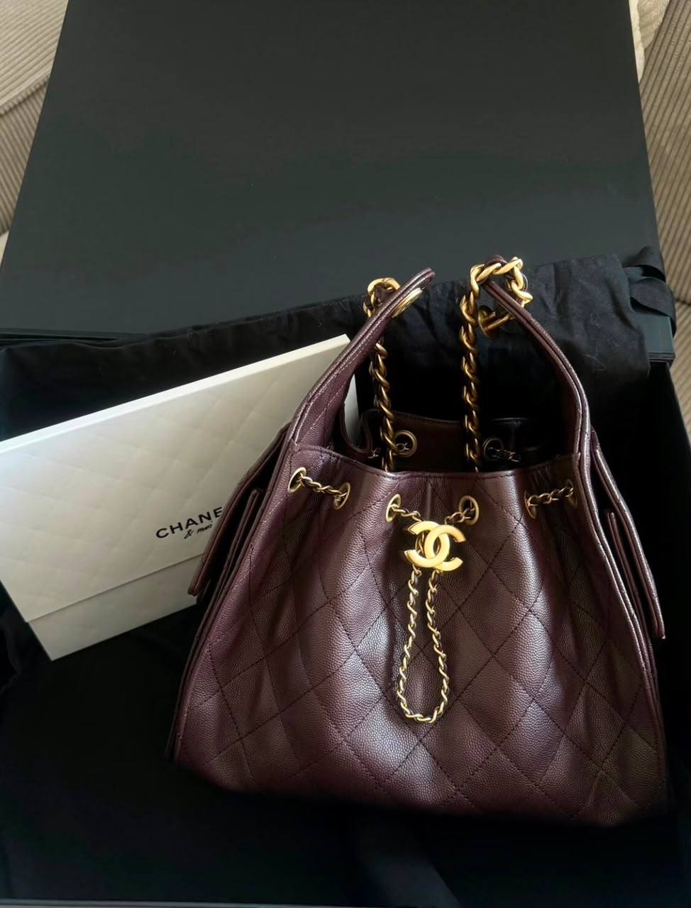 Chanel
110 dhs💓
size 25×13×26cm

Zain42
♥️♥️♥️
