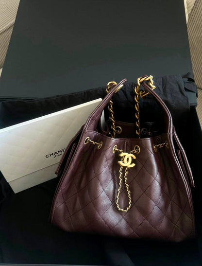 Chanel
110 dhs💓
size 25×13×26cm

Zain42
♥️♥️♥️