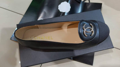 Chanel 

Size 37 to 42(size little big)

110 dhs🇦🇪🇦🇪

Zain146
♥️♥️♥️