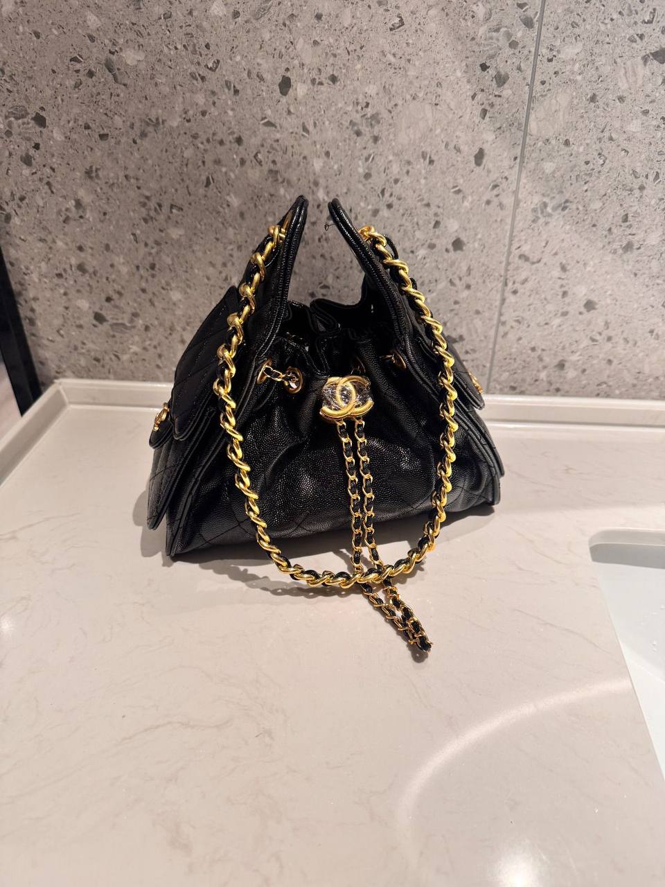 Chanel
Best quality 

with box’s 

120 dhs✅
size 20 CM

Zain290
♥️♥️♥️