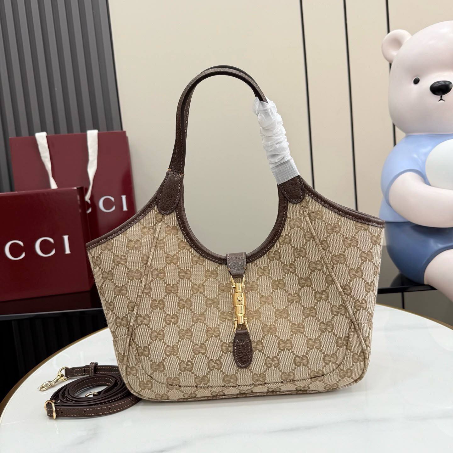 Gucci
Master✅✅
240 dhs🇦🇪🇦🇪

Zain192
♥️♥️♥️