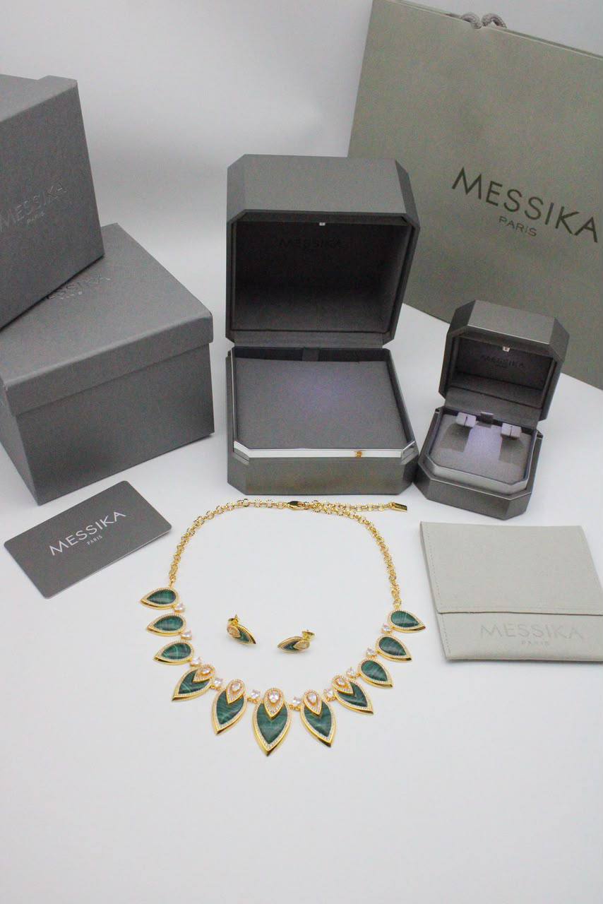 Messika set
280 dhs🇦🇪🇦🇪

Zain122
♥️♥️♥️