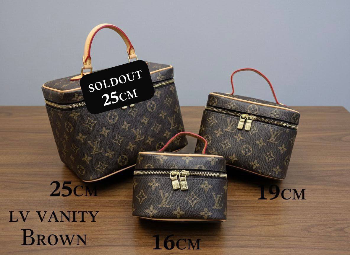 LV
 ᴠᴀɴɪᴛʏ ᴛᴏᴘ ʜᴀɴᴅʟᴇ  ᴄʀᴏssʙᴏᴅʏ ʟᴏɴɢ sᴛʀᴀᴘ
Rᴇᴍᴏᴠᴀʙʟᴇ sᴛʀᴀᴘ
ᴡɪᴛʜʙᴏx
ʟᴇᴀᴛʜᴇʀ
sɪᴢᴇ ᴄʜᴇᴄᴋ!!!!
      25ᴄᴍ:100 dhs✅
      19ᴄᴍ:95 dhs✅
      16ᴄᴍ:90 dhs✅ 

Zain56
♥️♥️♥️