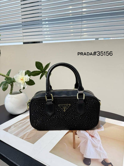 YSL ☆ MIU MIU ☆ PRADA
ʙᴏsᴛᴏɴ ᴛᴏᴘ ʜᴀɴᴅʙᴀɢ
ᴡɪᴛʜ ᴅɪᴀᴍᴏɴᴅ ɢʟɪᴛᴛᴇʀs
ᴡɪᴛʜ ʟᴏɴɢ ʙᴇʟᴛ sᴛʀᴀᴘ
sɪᴢᴇ : 22 cm

65 dhs🪙🌨️

Zain31
♥️♥️♥️