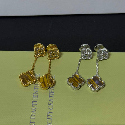 VCA 🦋*
Mini Earring🌸
Master quality 💯
With normal boxes 📦 
55 dhs🪙🌨️
With master box 🗃️ 
80 dhs🪙🌨️

Zain216
♥️♥️♥️