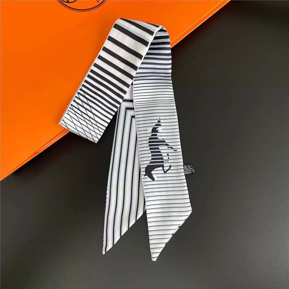 New Arrival
Scarf ties/Bag Tie🔥🔥
Master quality 
Size : 90cm *5cm 
20 dhs✅

Zain243
♥️♥️♥️