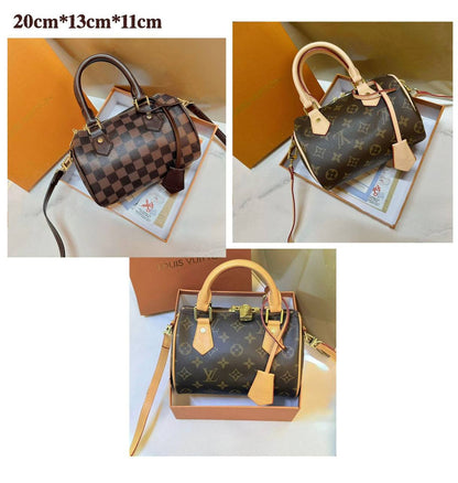 LV SPEEDY SMALL SIZE 
GOOD QUALITY 

WITH BOX 
🎁🎁🎁

85 dhs👑
20cm

Zain39
♥️♥️♥️