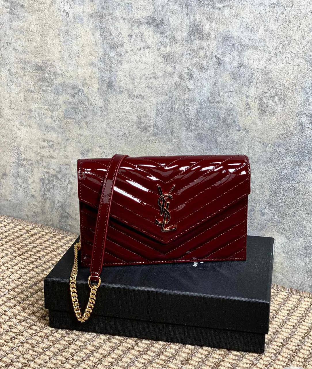 💖 Ysl Envelope bag
1️⃣Frist quality +🎁
Size : 22.5  * 14 cm
80 dhs❣️
with box 🎁

Zain115
♥️♥️♥️