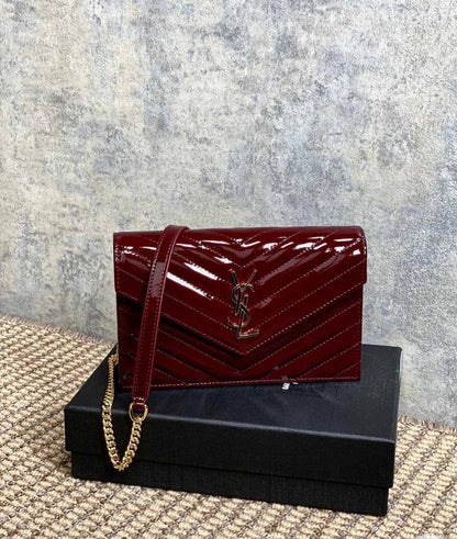 💖 Ysl Envelope bag
1️⃣Frist quality +🎁
Size : 22.5  * 14 cm
80 dhs❣️
with box 🎁

Zain115
♥️♥️♥️