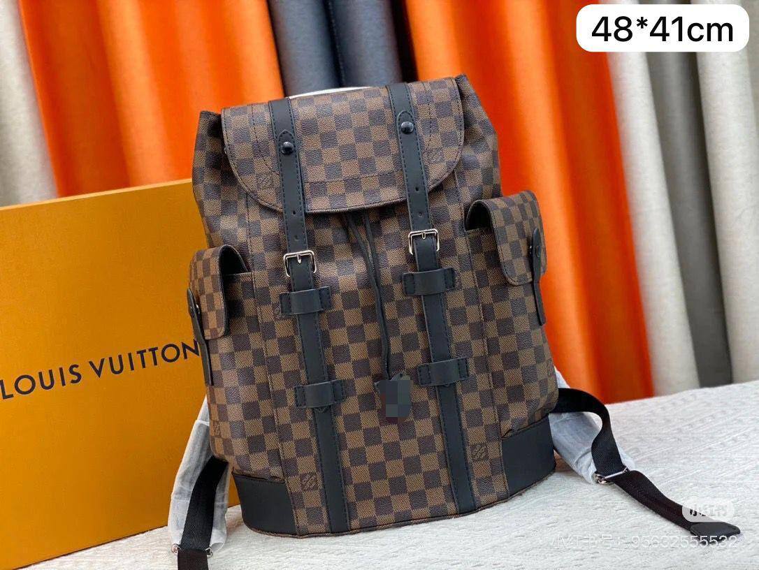 🎒 LV Christophet backpack 
 2️⃣ Second quality 
Size : 48 * 41 * 13 cm
80 dhs❤️

Zain115
♥️♥️♥️