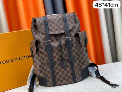 🎒 LV Christophet backpack 
 2️⃣ Second quality 
Size : 48 * 41 * 13 cm
80 dhs❤️

Zain115
♥️♥️♥️