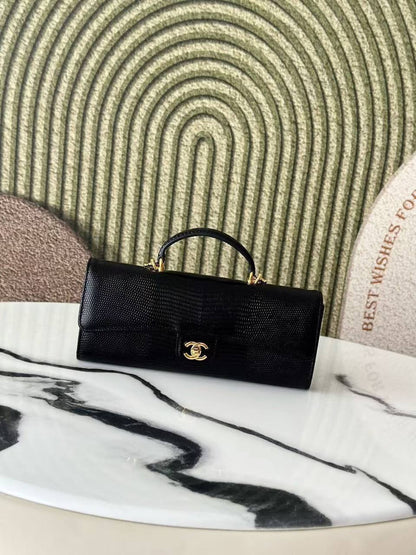 Chanel Lizard Calfskin Embossed Clutch With Chain✅*
⁠*size 25 cm*
For Price 👇 WhatsApp✅
0568585901 
0507557372
0552275751 Owner Zain 👌

Zain274
♥️♥️♥️