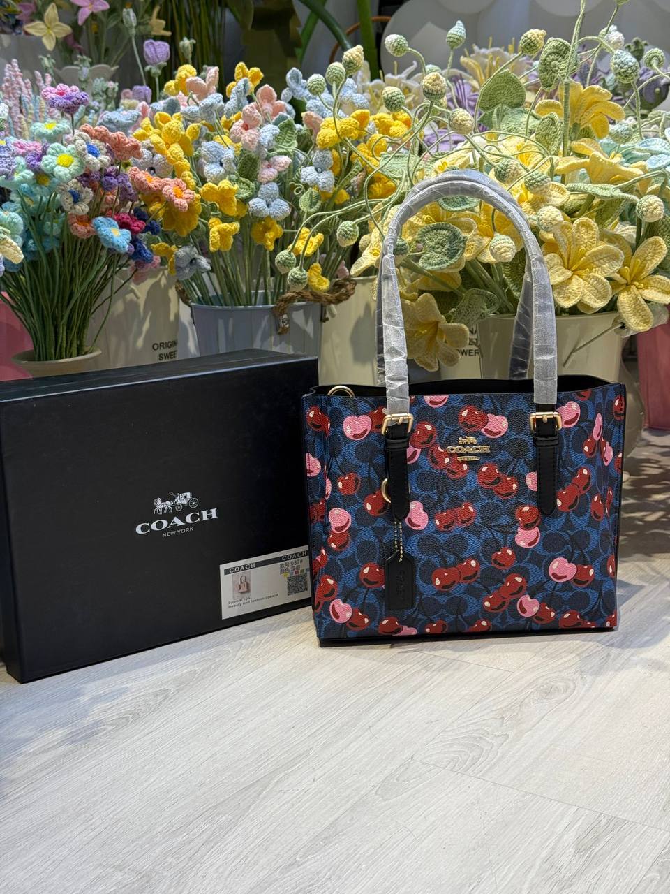 COACH 

3 section 25cm
105 dhs❤️ 

with Box
🎁🎁🎁

Zain44
♥️♥️♥️