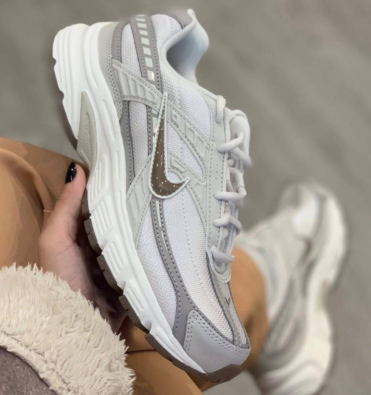 NIKE INITIATOR , 
Size 36 to 45 , 
180 dhs🗽

Zain196
♥️♥️♥️