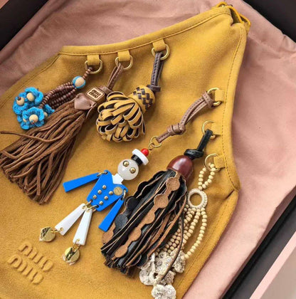 NEW🌸MIUMIU🌸
MASTER QUALITY🫶
WITH FULL PACKAGING🎁
750 dhs🪙💚

Zain255
♥️♥️♥️