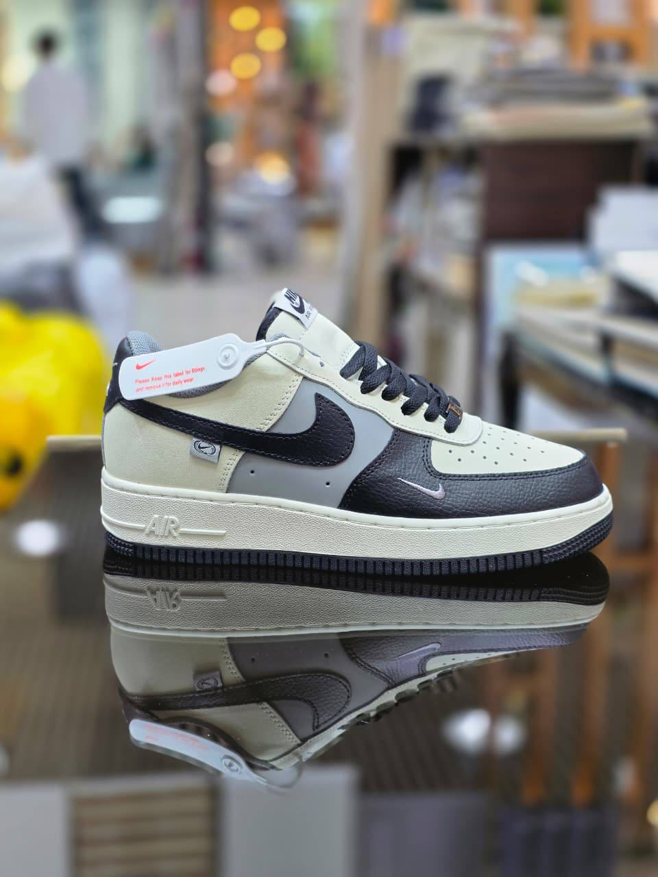 NIKE
Size 40 to  45 
105 dhs🇦🇪🇦🇪

Zain27
♥️♥️♥️