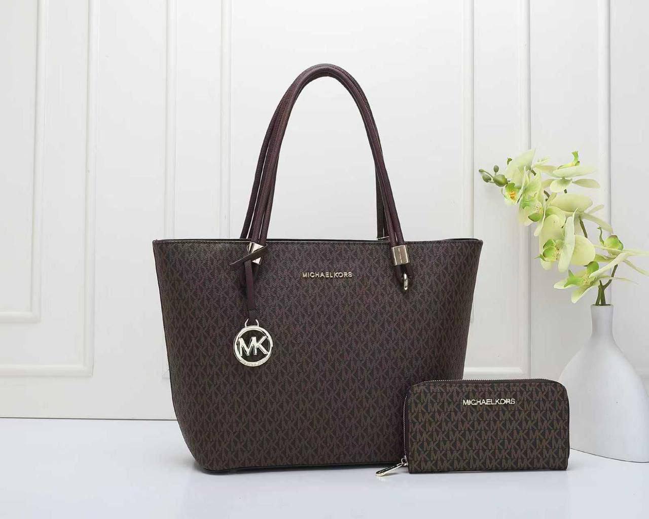 MK 
GOOD QUALITY 
110 dhs🇦🇪🇦🇪
SIZE : 32cm

Zain295
♥️♥️♥️