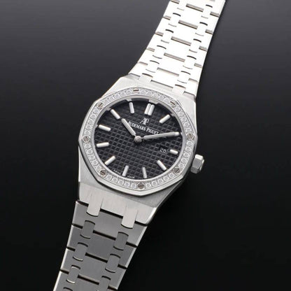 Ap watch for ladies 
good quality 
220 dhs💓

Zain59
♥️♥️♥️