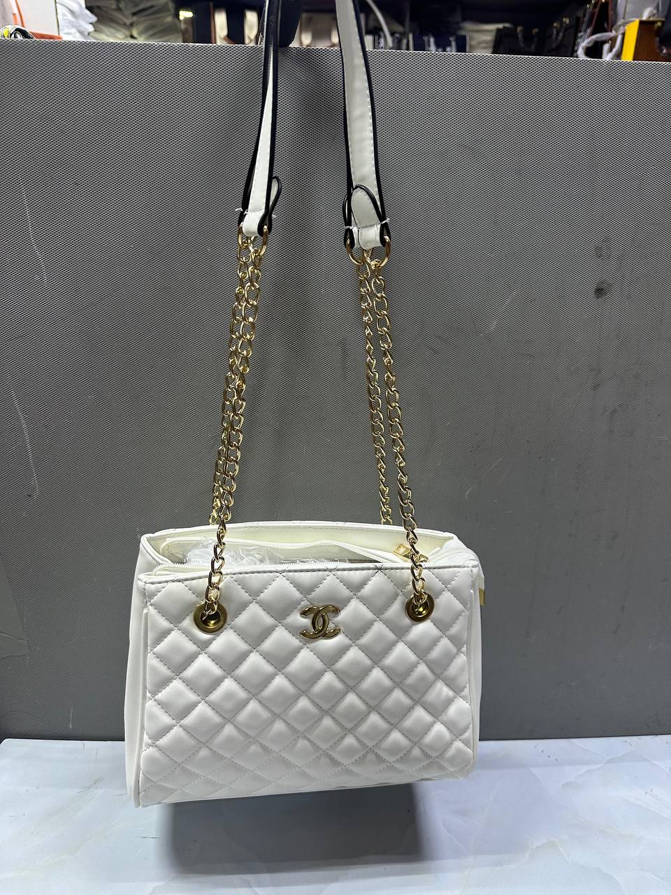 Chanel 
70 dhs🪙🌨️

Zain50
♥️♥️♥️