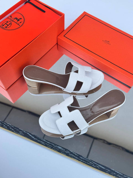 Hermes 
Size 36 to 41
100 dhs🪙🌨️

Zain21
♥️♥️♥️