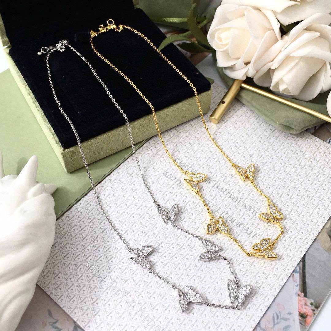 VCA SET 🔥*
Necklace 🌸
Earring 🦋
Bracelet 🐦‍🔥
Master quality 💯
With normal boxes 📦 
140 dhs🪙🌨️
With master box 🗃️ 
180 dhs🪙🌨️

Zain216
♥️♥️♥️