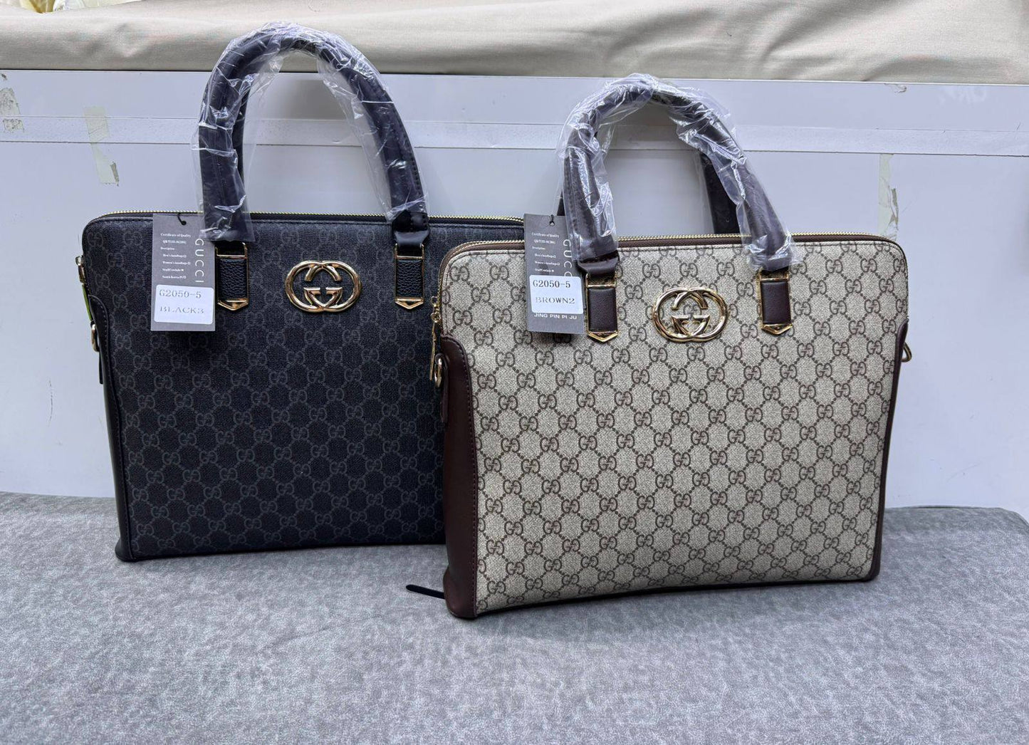 laptop bag 
size:38 
105 dhs❣️

Zain114
♥️♥️♥️