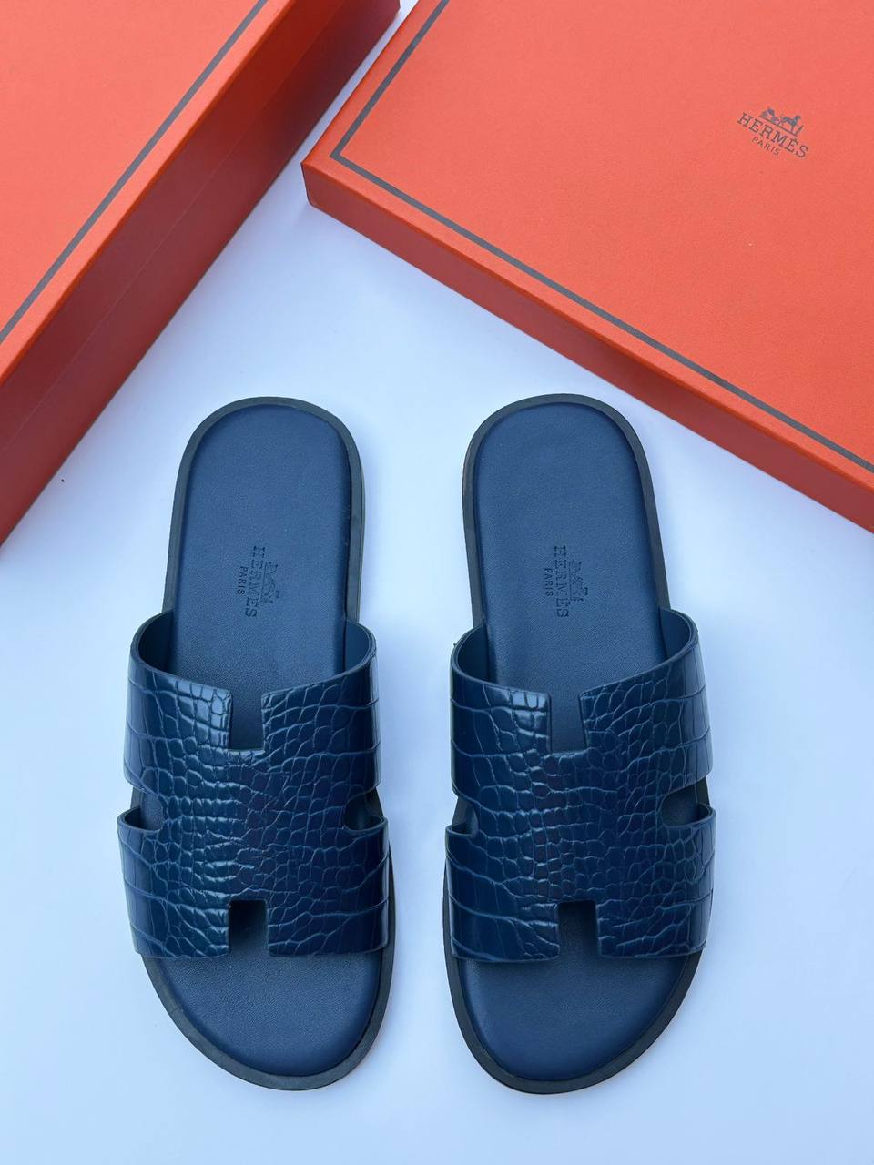 Hermes  
110 dhs✅
Size 40-45

Zain55
♥️♥️♥️