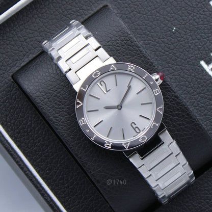 BVLGARI LADY WATCH
*32 MM*
250 dhs✅

Zain304
♥️♥️♥️