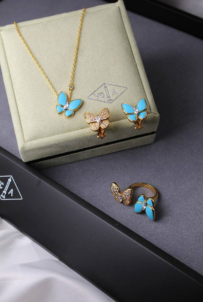 VanCleef & Arpels💚
VCA Set
Two Butterfly  Set
Necklace, earings & Ring
↗️ *# Super Master Quality ®️*
*250 dhs💓* with *Normal* Box

Zain106
♥️♥️♥️