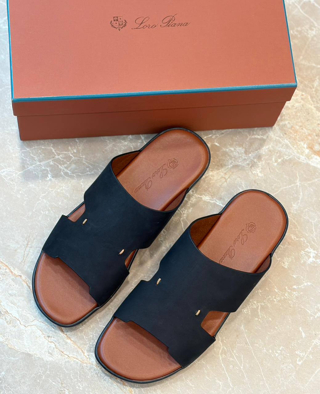 Loro piana 
slippers for men master quality 
290 dhs🌺
size available (40to46) 6to12

Zain59
♥️♥️♥️