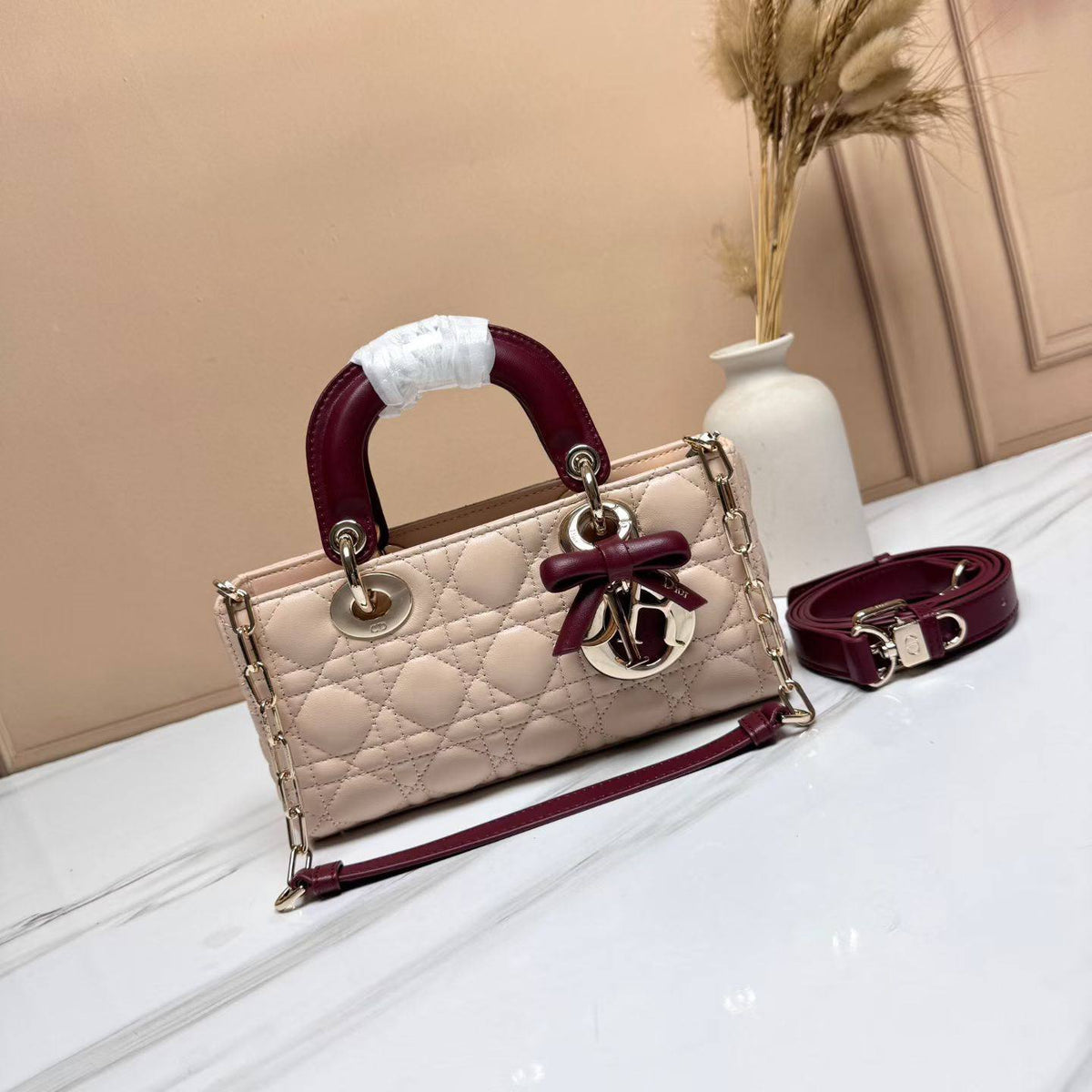 Dior

330 dhs🇦🇪🇦🇪

Zain153
♥️♥️♥️